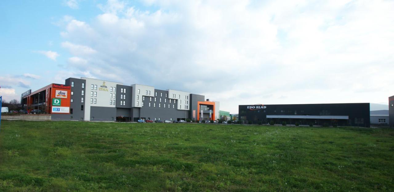 Hotel Etna Gracanica  Buitenkant foto