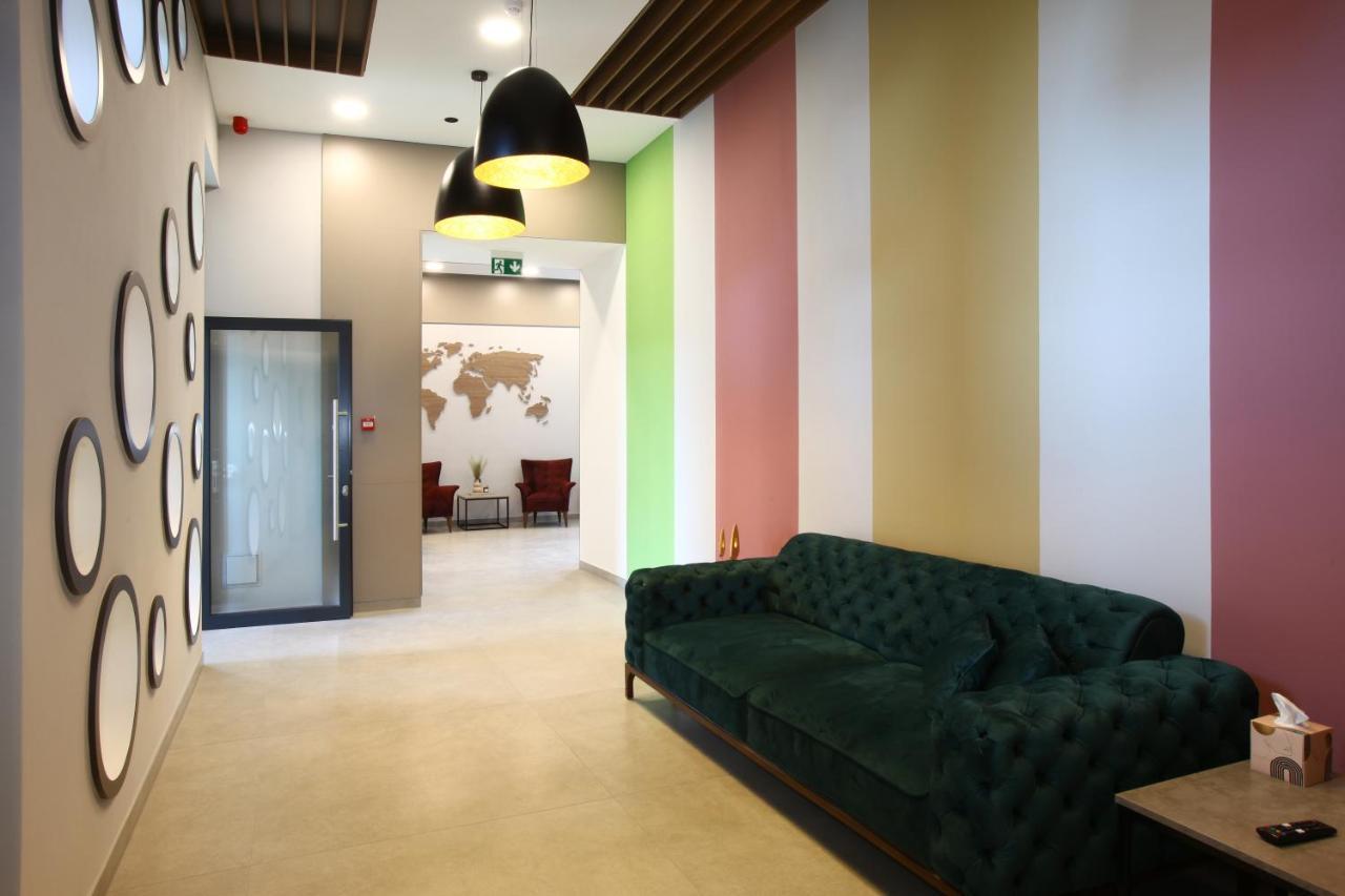 Hotel Etna Gracanica  Buitenkant foto