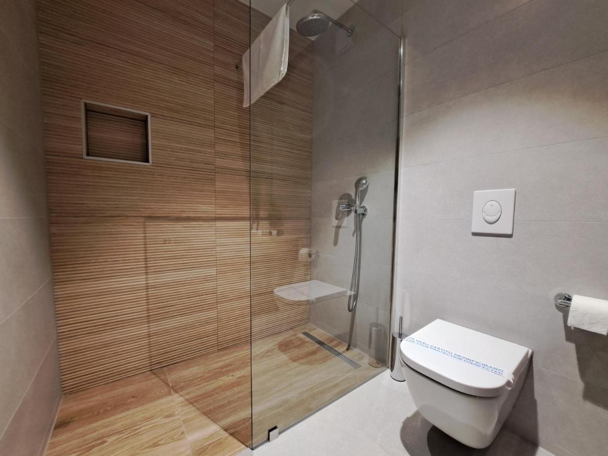 Hotel Etna Gracanica  Buitenkant foto