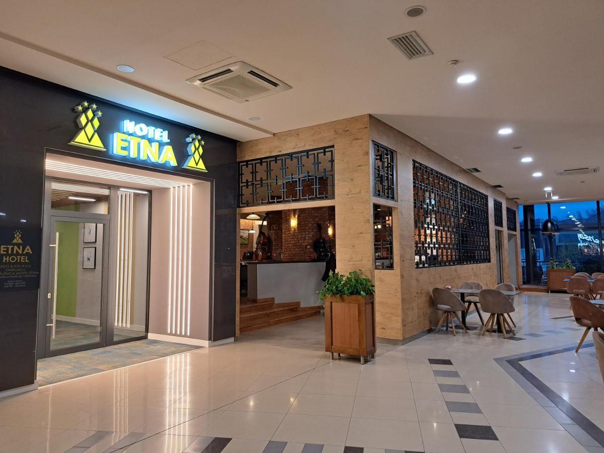 Hotel Etna Gracanica  Buitenkant foto